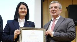 Edirne'nin ilk kadın Belediye Başkanı Filiz Gencan Akın göreve başladı