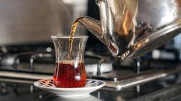 Çaycılar çay demlenin doğru tekniği verdi! Bu tüyo çayın acısını alıyor