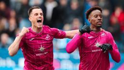 Swansea City, Huddersfield deplasmanında farklı galip!