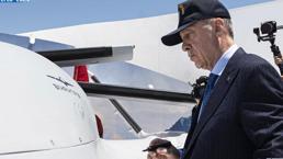 BAYKAR paylaştı: Cumhurbaşkanı Erdoğan, TB3 SİHA'sını imzaladı