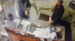 Kuyumcuda kanlı kavga! 2 kişinin öldüğü saldırı görüntüsü ortaya çıktı