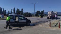 Otomobil tankere arkadan çarptı! 2 ölü, 1 yaralı