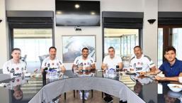 Samet Aybaba ve Giovanni van Bronckhorst'tan milli futbolculara başarı mesajı!