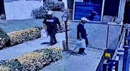 Kendini şapka ile kamufle etti! En yakın arkadaşına sinsi plan