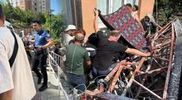 Başakşehir'de facia: İnşaat işçileri çöken iskelenin altında kaldı