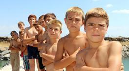 Burası Türkiye! Göle girenin saçı sararıyor