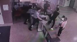 Gazi ile güvenlik görevlileri arasında arbede