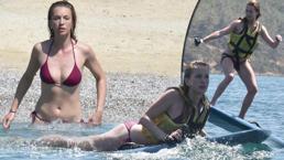 Yasemin Allen, Bodrum tatilinde! Denizde hünerlerini sergiledi