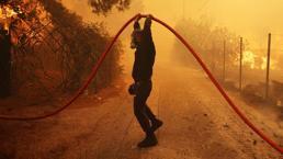 Yunanistan kabusu yaşıyor! 'Olağanüstü tehlikeli bir yangınla karşı karşıyayız'