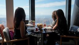 KADEM devlet koruması altındaki gençleri Çamlıca Kulesi'nde ağırladı