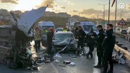 İstanbul'da feci kaza! 4 araç birbirine girdi: 2 kişi öldü 4 kişi de yaralandı