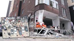 Apartman görevlisi binayı havaya uçuruyordu