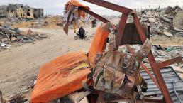 Hamas lideri Sinvar'ın askeri yeleği ve ölmeden önce yaralı olarak oturduğu koltuk bulundu