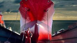 Aklında yokken kendini okyanusta buldu, 2 mülteci kurtardı! 'Para demeyen yalan söyler'