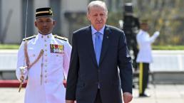 Cumhurbaşkanı Erdoğan Malezya'da resmi törenle karşılandı