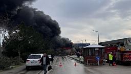 Bursa'da madeni yağ satışı yapan işyerinde yangın