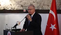 Ministro Güler Fiesta con Mehmetçik