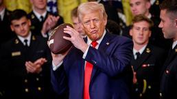 Trump kesenin ağzını açtı! Gönüllü olarak ABD'den ayrılacak düzensiz göçmenlere para ve uçak bileti