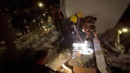 Gazze'ye gece boyu süren İsrail saldırılarında en az 18 ölü