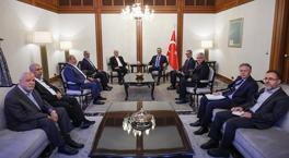 El ministro de Relaciones Exteriores, Hakan Fidan, se reunió con la delegación de Hamas