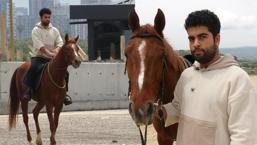 Ehliyet yok, plaka yok, ama ceza var! Atlı genci şaşırtan ceza