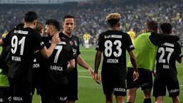 Fenerbahçe zirve yarışında ağır yaralı! Dev derbide kazanan Beşiktaş