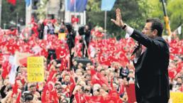 Imamoglu está caminando de puerta en puerta para la firma