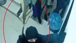 ¡En Mardin, 4 personas con nieve enmascaradas destrozaron la puerta de la hostilidad! Aquí están esos momentos