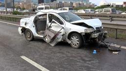 Tuzla’da bariyerlere çarpan otomobil takla atarak savruldu! Ölü ve yaralılar var