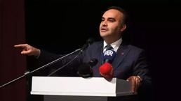 El ministro Kacır hizo declaraciones en el Centro Juvenil Esenler