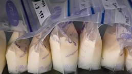 ¡Cuidado con aquellos que venden leche materna en Internet! Los expertos advierten: muy peligroso