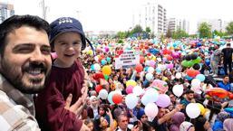 ¡Miles de personas se reunieron con un mensaje! Acudieron en masa por Ali Asaf