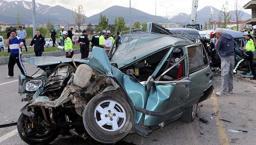 Korkunç görüntü: Beton mikseri araçlara çarptı