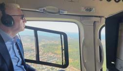 El gobernador de Estambul, Davut Gül, inspeccionó el tráfico de la fiesta desde el aire