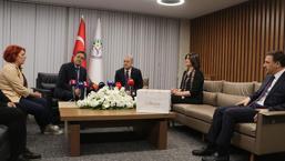 Visita de fiesta de MHP a Dem Party