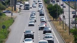 İstanbul'a dönüş çilesi başladı! Kilometrelerce kuyruk oluştu