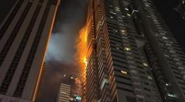 Dubai'de 67 katlı gökdelende korkutan yangın: 3 bin 820 kişi tahliye edildi!