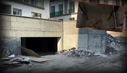 Asansör boşluğundaki suyu tahliye etmek istedi; elektrik akımına kapıldı