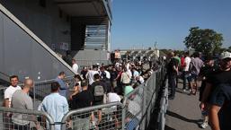 Fenerbahçeli taraftarlar kombinelere akın etti! Uzun kuyruklar