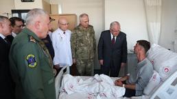 Bakan Güler'den metan gazından zehirlenen askerlere ziyaret