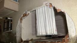 Ankara'da sağanak sele neden oldu; evin oda duvarı yıkıldı