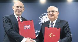 Tribünlere oynayan Almanya…