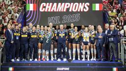 Milletler Ligi'nin şampiyonu İtalya kupasına kavuştu!