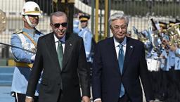 Cumhurbaşkanı Erdoğan, Kazakistan Cumhurbaşkanı Tokayev'i resmi törenle karşıladı