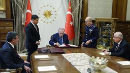 Decisiones de edad anunciadas: Selçuk Bayraktaroğlu fue nombrado miembro del Estado Mayor.