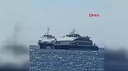İDO feribotu Balıkesir'de kayaya çarptı! Yolcuların korku dolu anları kameralara yansıdı