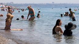 Antalya'da denize girenlerde kaşıntı ve yanma şikayetleri arttı! Açıklama geldi