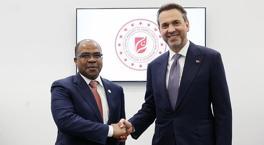 Bakan Bayraktar ile Libya Petrol ve Gaz Bakanı Abdulsadek görüştü