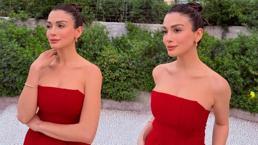 Özge Yağız 28 yaşına girdi! Doğum gününü çocukluk fotoğrafıyla kutladı