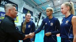 Fenerbahçe Başkanı Sadettin Saran'dan voleybolculara ziyaret! Hulusi Belgü'nün yerine yeni isim